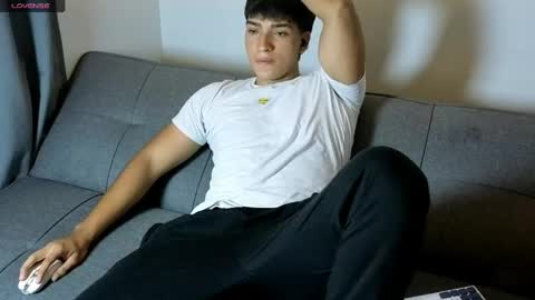 james_silva1 online show from 30, 5, 2026