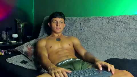 jamesgolden_ online show from 18, 9, 2025