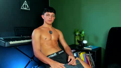 jamesgolden_ online show from 22, 9, 2025