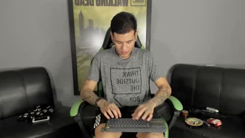 Jamesinked  online show from 8, 12, 2024