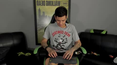 Jamesinked  online show from 15, 12, 2024
