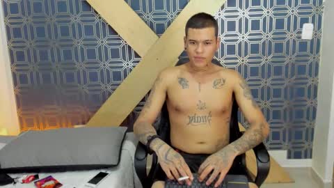 Jamesinked  online show from 8, 1, 2025