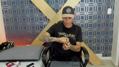 Jamesinked  online show from 9, 1, 2025
