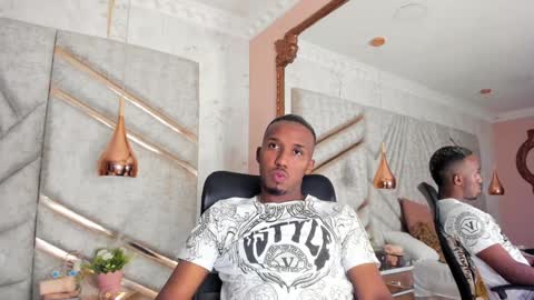 Snapshot of jamesparck chatting on 31, 12, 2024 James online show from 31, 12, 2024