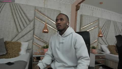 Snapshot of jamesparck chatting on 15, 1, 2025 James online show from 15, 1, 2025