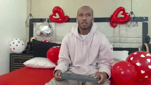 Snapshot of jamesparck chatting on 13, 2, 2025 James online show from 13, 2, 2025