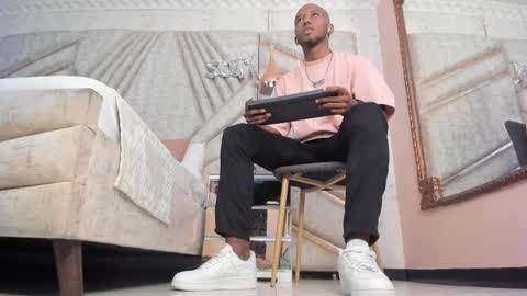 Snapshot of jamesparck chatting on 22, 2, 2025 James online show from 22, 2, 2025