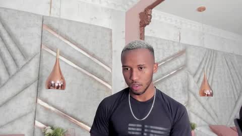 Snapshot of jamesparck chatting on 28, 2, 2025 James online show from 28, 2, 2025