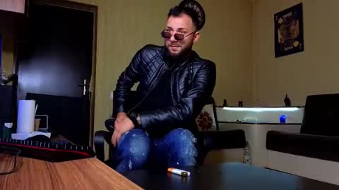 Snapshot of jamienoxus chatting on 14, 10, 2025 Robbie online show from 14, 10, 2025