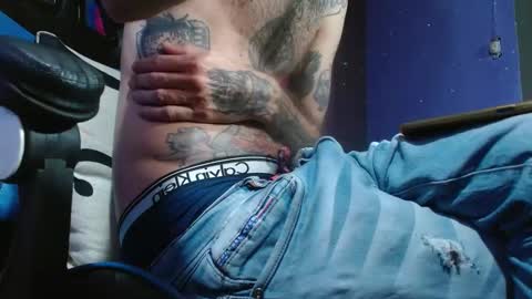 Snapshot of jammes_owen chatting on 28, 1, 2025 Jammes. online show from 28, 1, 2025