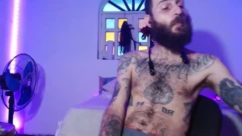 Snapshot of jammes_owen chatting on 20, 10, 2025 Jammes. online show from 20, 10, 2025