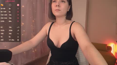 Snapshot of jane_kinn chatting on 12, 11, 2025 jane_kinn online show from 12, 11, 2025