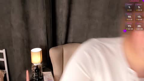 Day Alice Night Stella online show from 15, 2, 2025