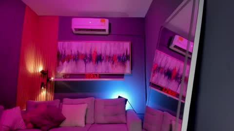 Janinne  online show from 7, 4, 2026