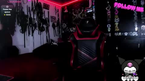 Snapshot of janna_ink chatting on 25, 9, 2025      online show from 25, 9, 2025