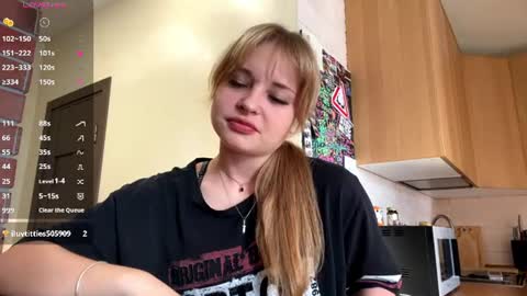 Snapshot of jannvong chatting on 15, 6, 2026 Hello guys Im Lana online show from 15, 6, 2026