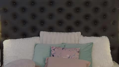 jaquelinemerlot online show from 22, 4, 2026