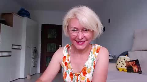 Snapshot of jasmin18v chatting on 11, 6, 2026 Jasmin room for people 40 online show from 11, 6, 2026