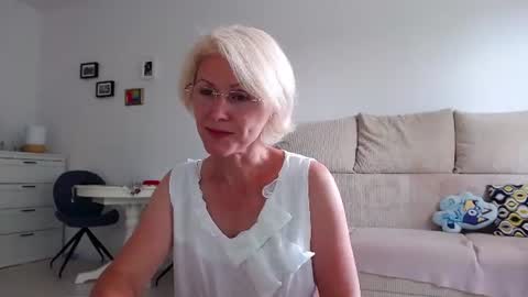 Snapshot of jasmin18v chatting on 28, 6, 2026 Jasmin room for people 40 online show from 28, 6, 2026