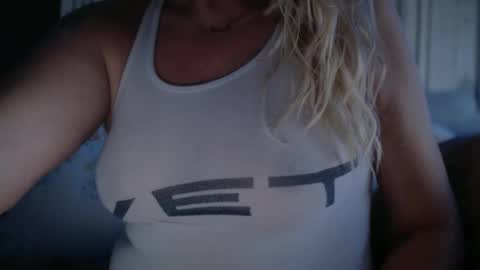 Snapshot of javlovesu chatting on 3, 11, 2025 JAV online show from 3, 11, 2025