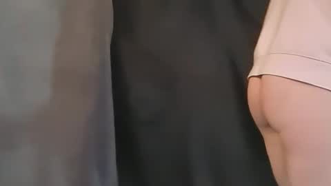 Snapshot of jaysub77 chatting on 28, 10, 2025 J online show from 28, 10, 2025