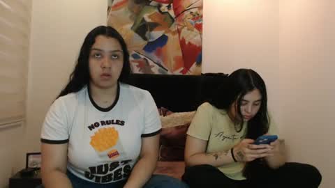 Jazmin and Scarlett online show from 20, 6, 2026