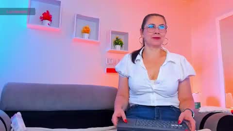 Jazmin online show from 19, 3, 2026