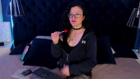 Snapshot of jeannesabatier chatting on 29, 12, 2024 Jean online show from 29, 12, 2024