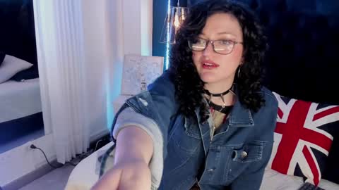Snapshot of jeannesabatier chatting on 10, 1, 2025 Jean online show from 10, 1, 2025