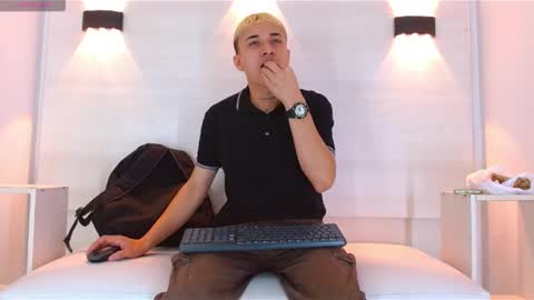 Snapshot of jeic_18 chatting on 8, 10, 2025 jeic 18 online show from 8, 10, 2025