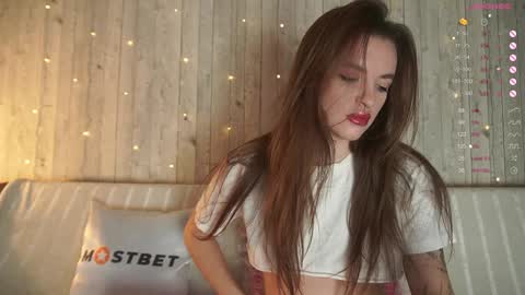 Snapshot of jelli_jennifer chatting on 8, 1, 2025 follow me on  online show from 8, 1, 2025