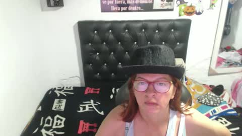 Snapshot of jellyfishhot chatting on 27, 10, 2025  Natalia  online show from 27, 10, 2025