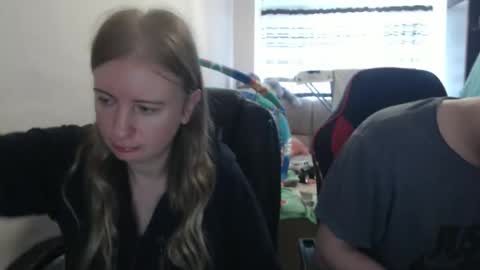 Snapshot of jenisandpeter chatting on 22, 9, 2025 JenisAndPeter online show from 22, 9, 2025