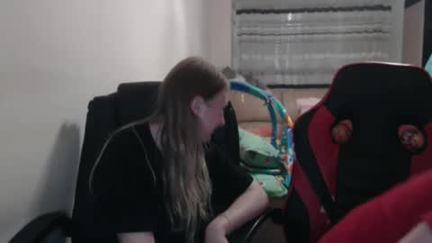 Snapshot of jenisandpeter chatting on 25, 9, 2025 JenisAndPeter online show from 25, 9, 2025