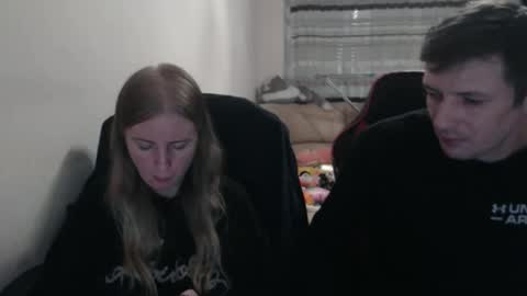 Snapshot of jenisandpeter chatting on 8, 10, 2025 JenisAndPeter online show from 8, 10, 2025