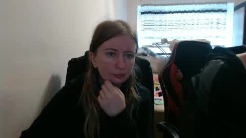 Snapshot of jenisandpeter chatting on 14, 10, 2025 JenisAndPeter online show from 14, 10, 2025