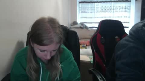 Snapshot of jenisandpeter chatting on 21, 10, 2025 JenisAndPeter online show from 21, 10, 2025