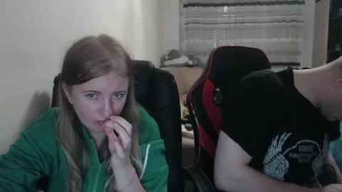 Snapshot of jenisandpeter chatting on 21, 10, 2025 JenisAndPeter online show from 21, 10, 2025