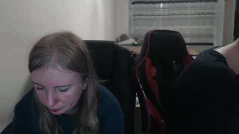 Snapshot of jenisandpeter chatting on 1, 11, 2025 JenisAndPeter online show from 1, 11, 2025