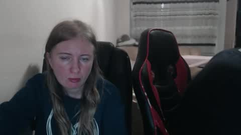 Snapshot of jenisandpeter chatting on 2, 11, 2025 JenisAndPeter online show from 2, 11, 2025