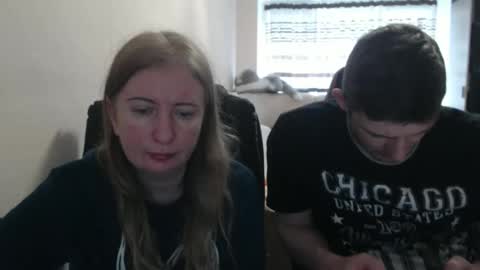 Snapshot of jenisandpeter chatting on 4, 11, 2025 JenisAndPeter online show from 4, 11, 2025