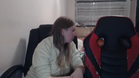 Snapshot of jenisandpeter chatting on 6, 11, 2025 JenisAndPeter online show from 6, 11, 2025