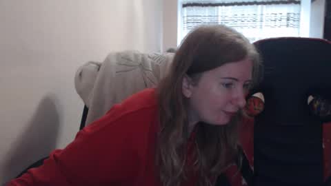 Snapshot of jenisandpeter chatting on 12, 11, 2025 JenisAndPeter online show from 12, 11, 2025