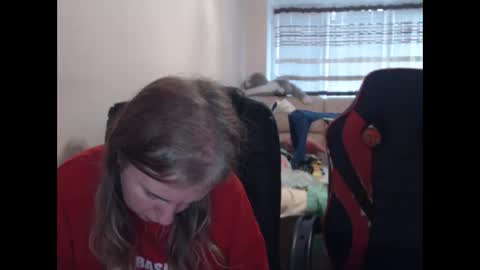 Snapshot of jenisandpeter chatting on 19, 11, 2025 JenisAndPeter online show from 19, 11, 2025