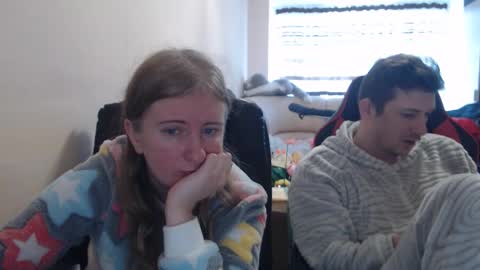 Snapshot of jenisandpeter chatting on 24, 11, 2025 JenisAndPeter online show from 24, 11, 2025