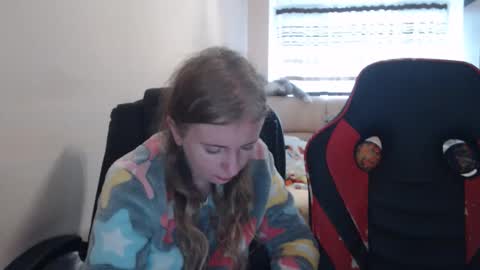 Snapshot of jenisandpeter chatting on 25, 11, 2025 JenisAndPeter online show from 25, 11, 2025