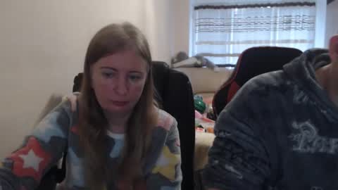 Snapshot of jenisandpeter chatting on 26, 11, 2025 JenisAndPeter online show from 26, 11, 2025