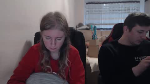 Snapshot of jenisandpeter chatting on 1, 12, 2025 JenisAndPeter online show from 1, 12, 2025