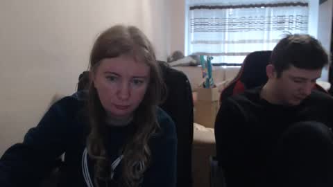 Snapshot of jenisandpeter chatting on 2, 12, 2025 JenisAndPeter online show from 2, 12, 2025