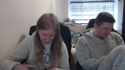 Snapshot of jenisandpeter chatting on 14, 12, 2025 JenisAndPeter online show from 14, 12, 2025